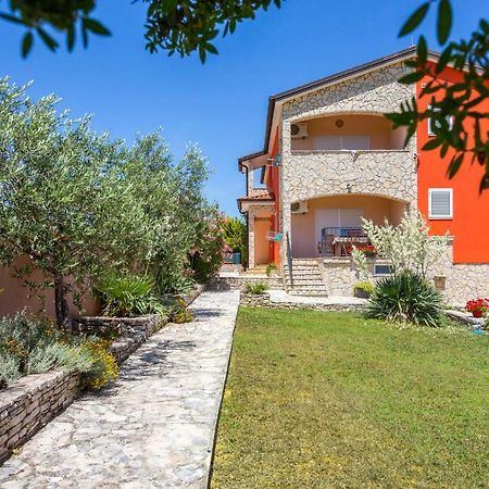 Villa Orange II Medulin Exterior photo